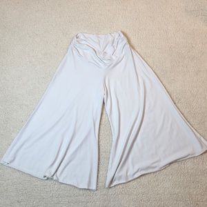 Lipstick white culottes w ruched waistband